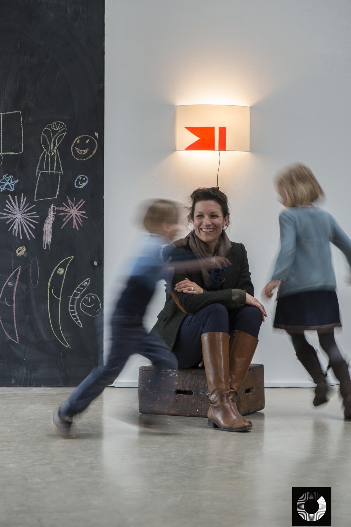 Lumbono Wandleuchte Szene Traditionsschiff N°1 mit Kindern und Mutter