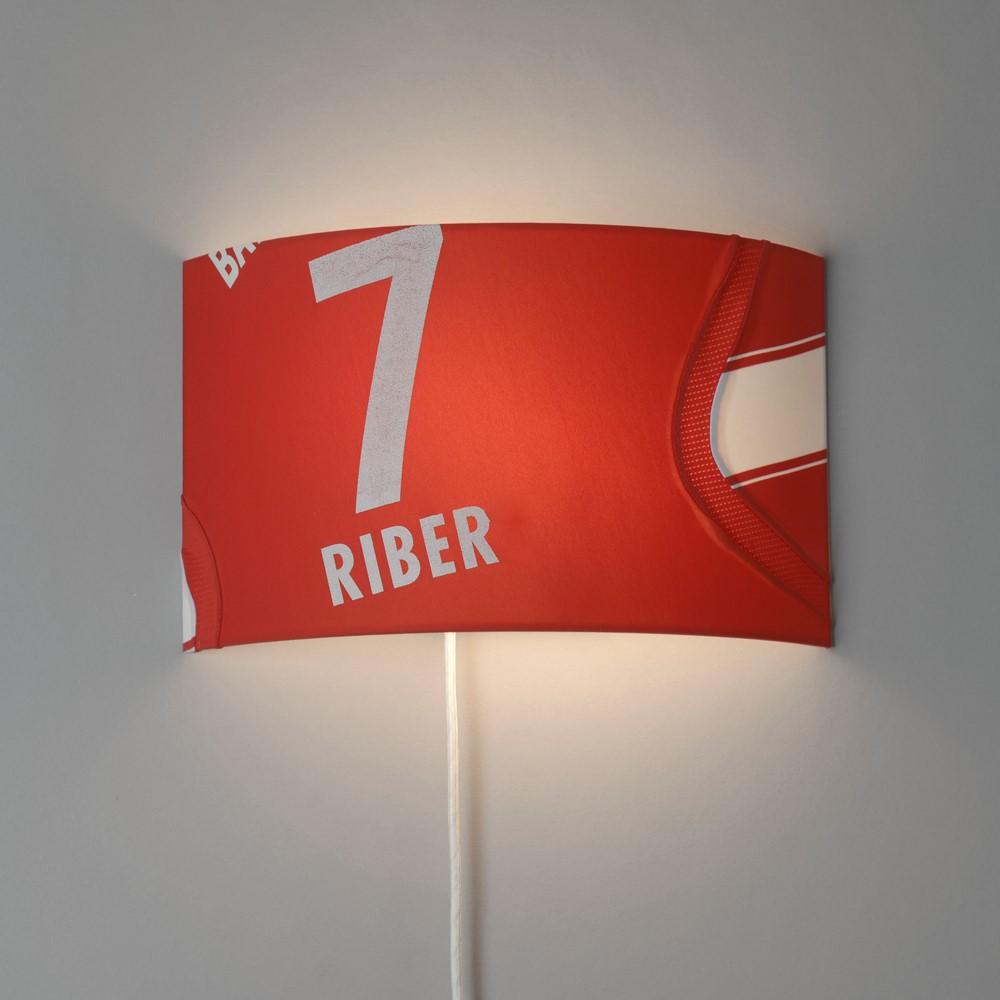Wandleuchte Heimspiel N°05 aus Fußalltrikot – Bild 1