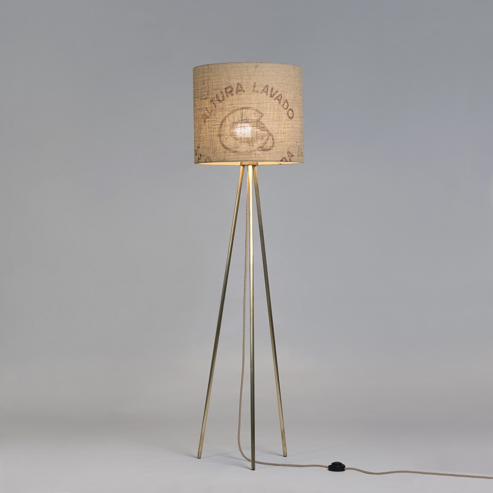 lumbono-stehleuchte-bronze (12) Stehleuchte Tripod Perlbohne N°72 aus Bronze und Kaffeesack